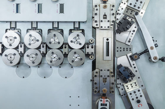 Πρότυπο -680 XD άνοιξη 3,00 - 8.00mm CNC που κουλουριάζει τη μηχανή με το σερβο σύστημα κινήσεων
